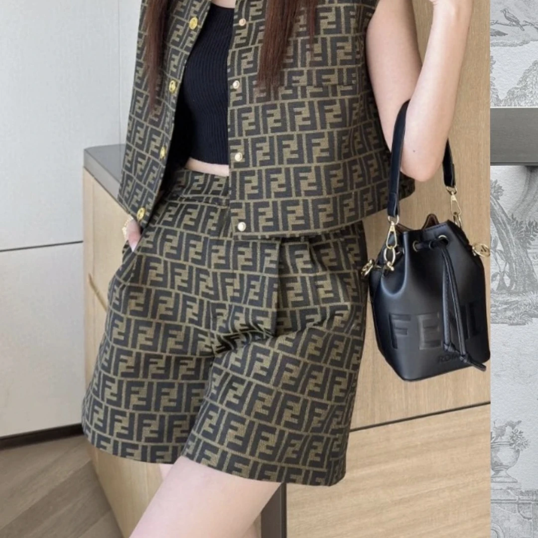 99新 FENDI/芬迪 san0709/FENDI/芬迪/满印短裤/尺码38