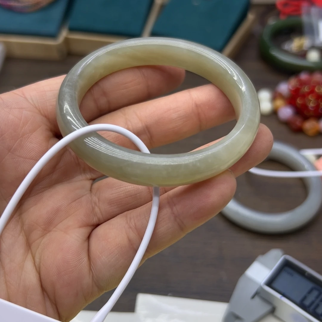 和田玉未镶嵌手镯53圈围1802微瑕