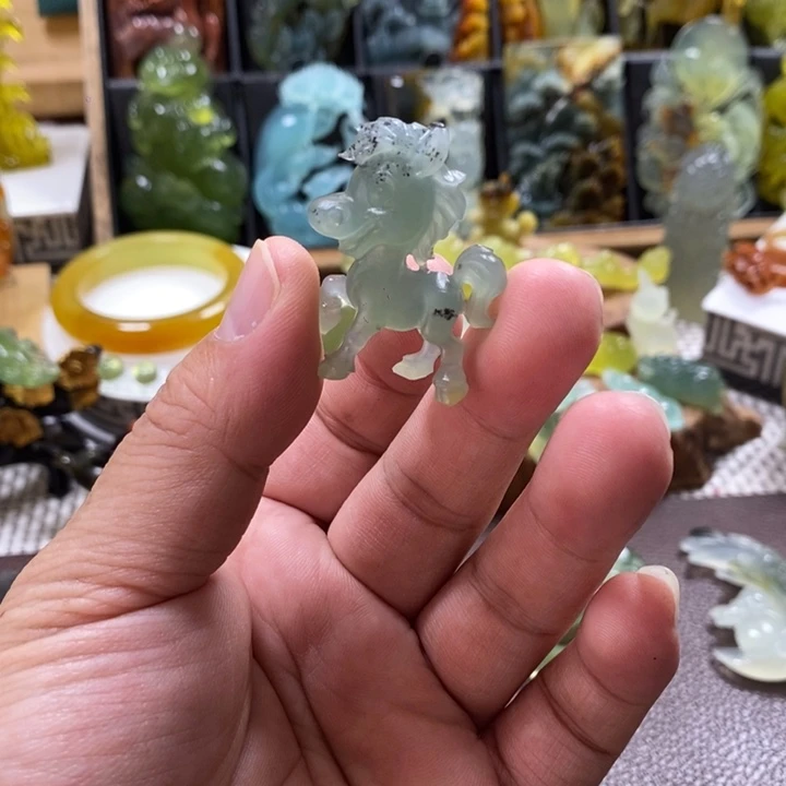 蛇纹石玉未镶嵌小摆
