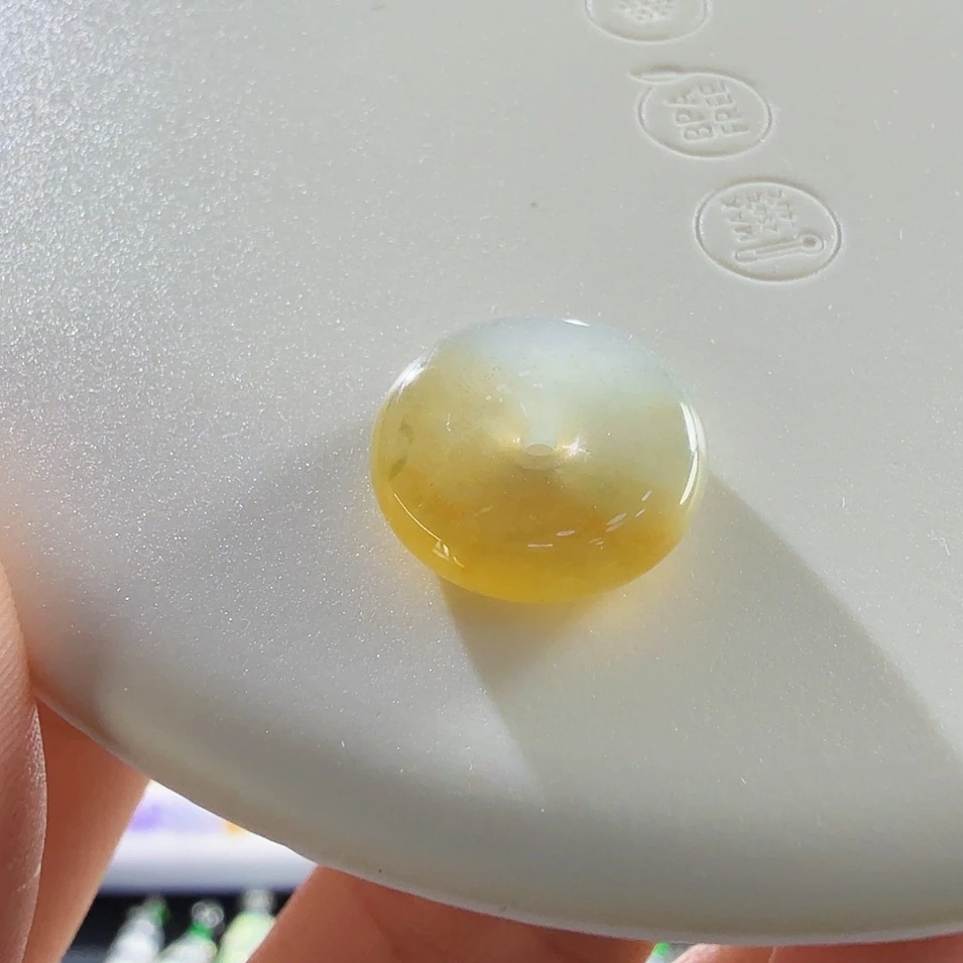 翡翠未镶嵌颈饰扣子