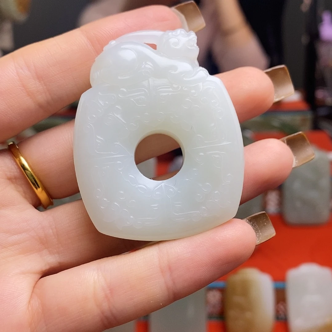 颈饰未镶嵌和田玉