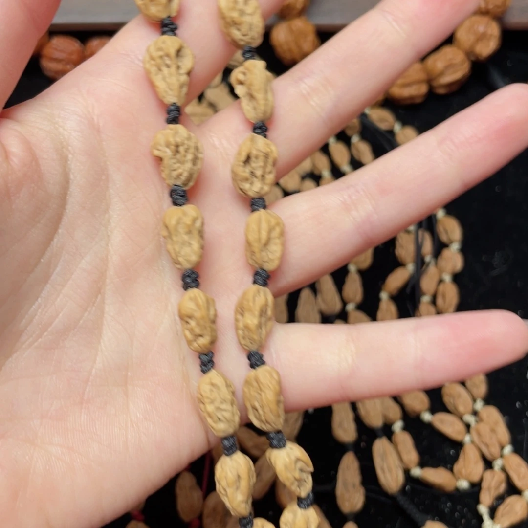 伊***枫吊坠文玩核桃蛤蟆