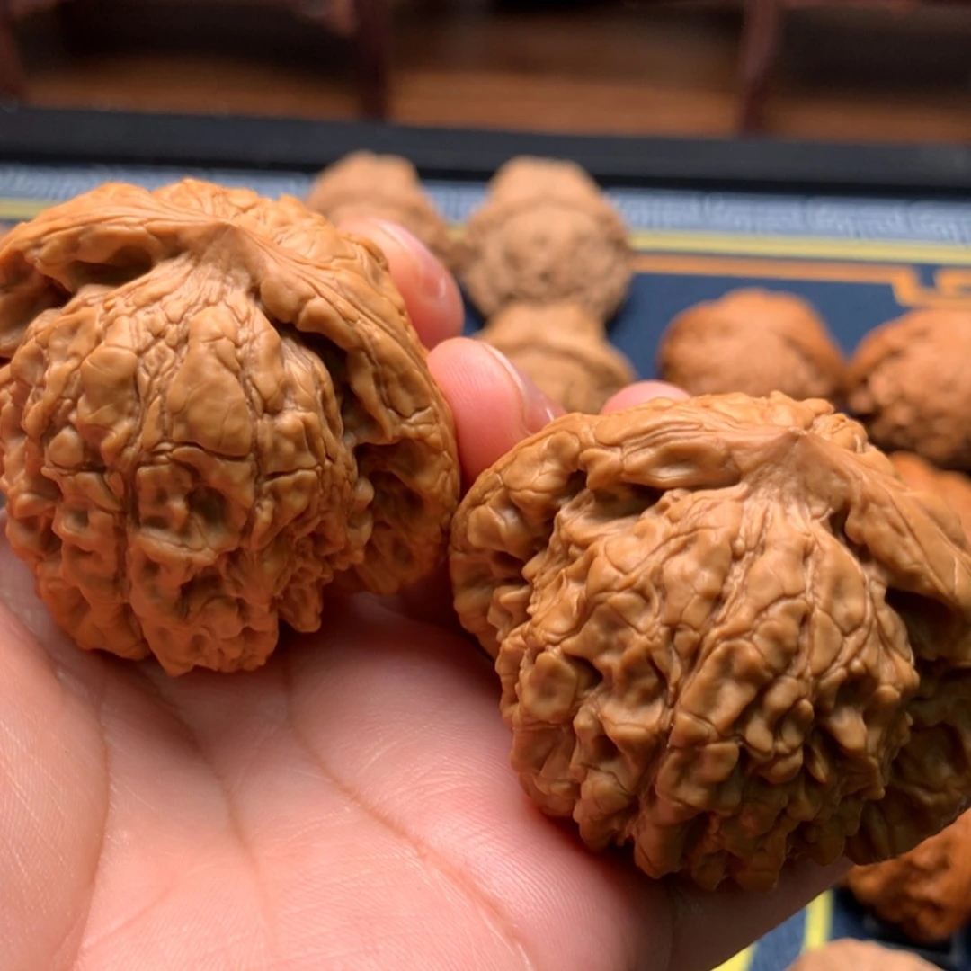 【闪购商品】文玩核桃吊坠占*龙顶51