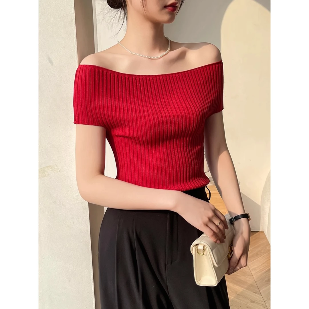 复古红色针织短袖女t恤夏季2025新款修身锁骨内搭打底一字肩上衣