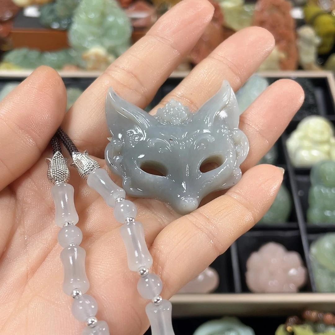 蛇纹石玉颈饰未镶嵌