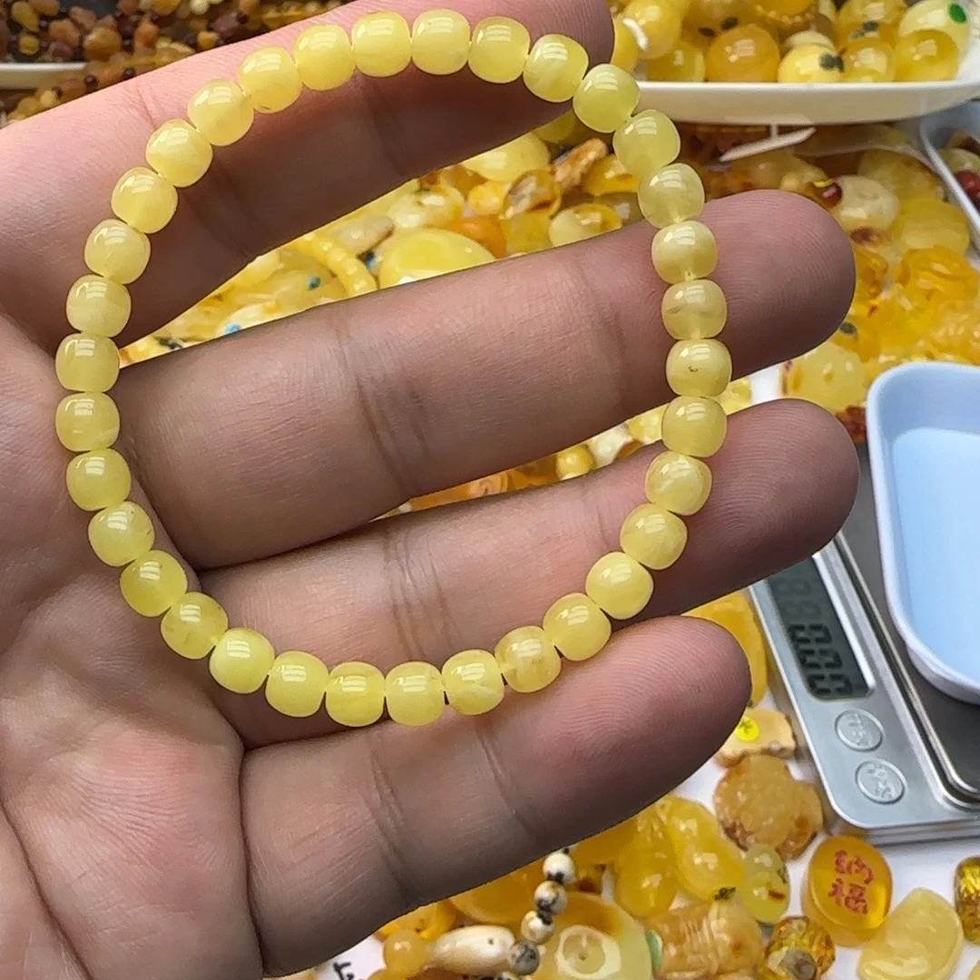 琥珀未镶嵌裸石4.34克6mm有瑕