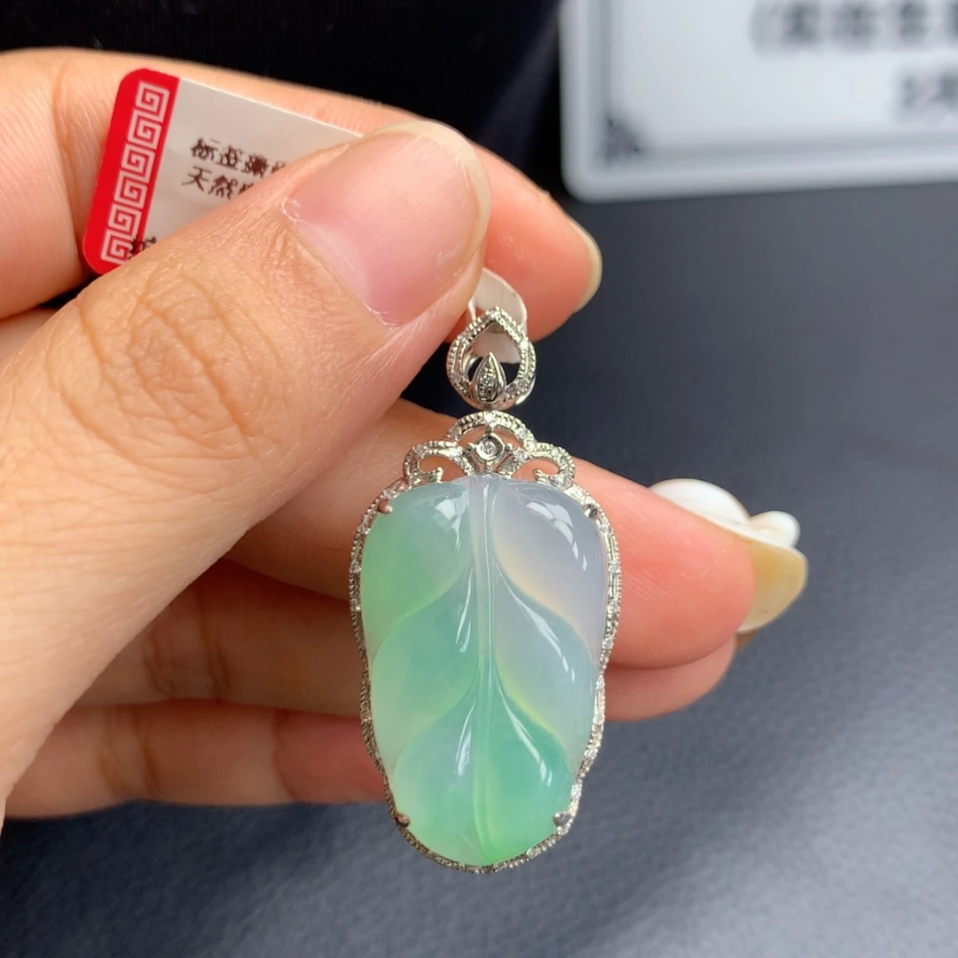 吊坠(不含链)18K金镶嵌翡翠