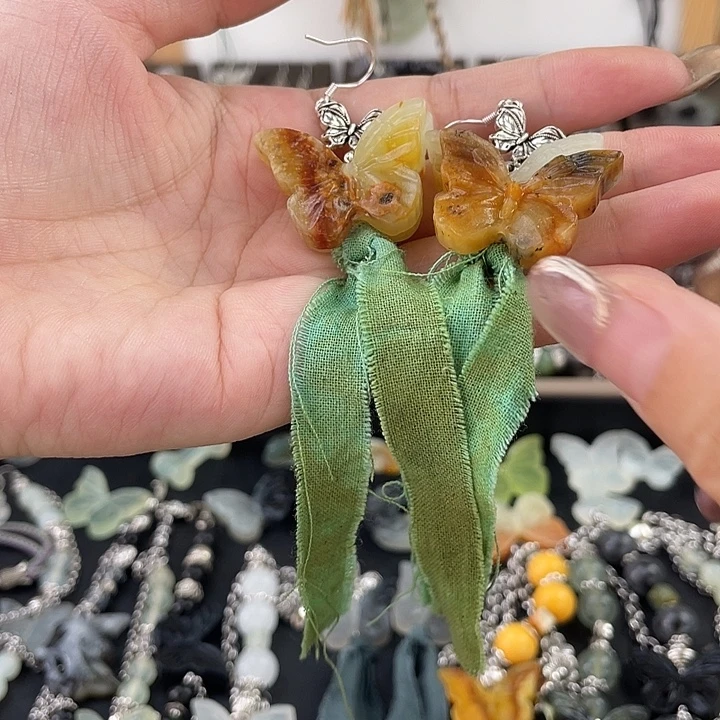 合金蛇纹石玉颈饰