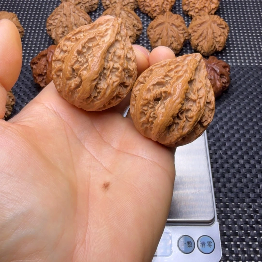 文玩核桃吊坠通天筋