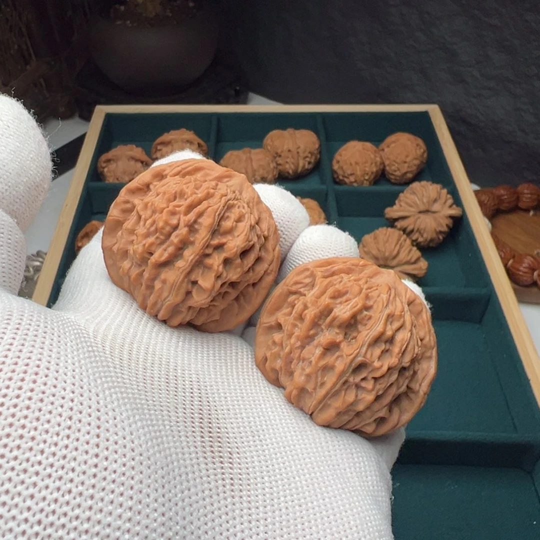 文玩核桃吊坠蓟县的楼