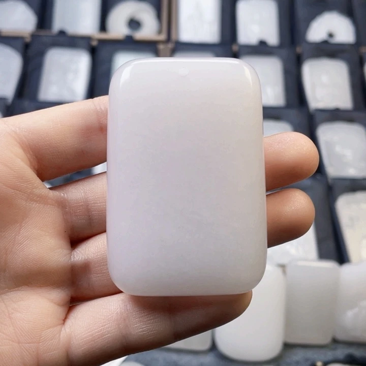 石英质玉（金丝玉）颈饰未镶嵌贰****店新疆金丝玉双面雕刻