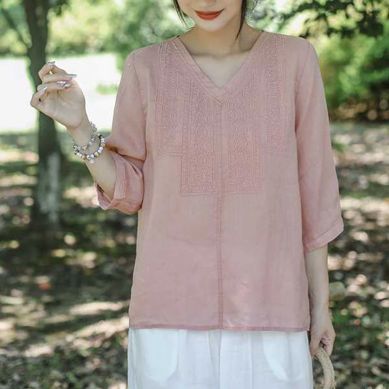 （V领方条刺绣小衫）8966夏季新款复古文艺刺绣显瘦百搭V领小衫Z