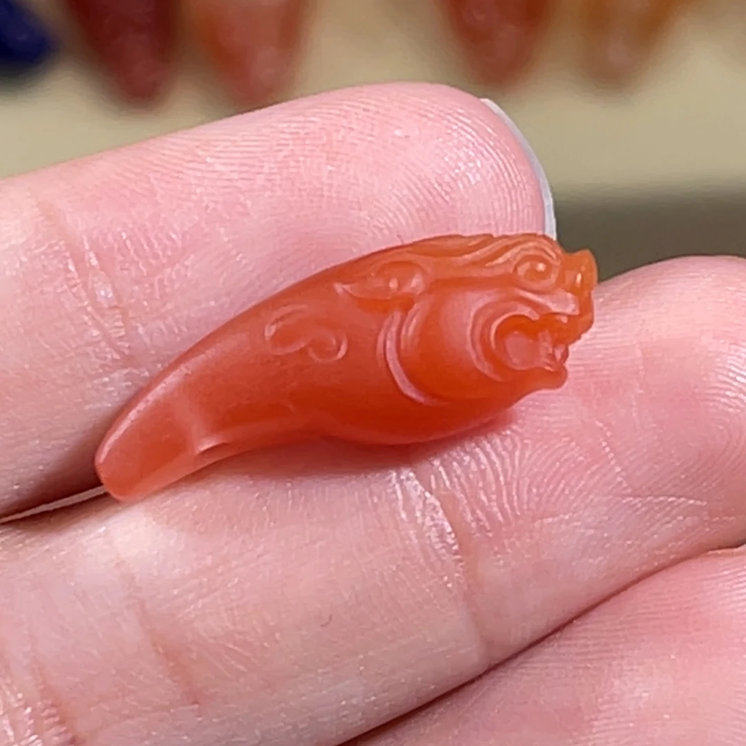 南红玛瑙未镶嵌貔貅卡子7.2x8.4x22.4mm不退换