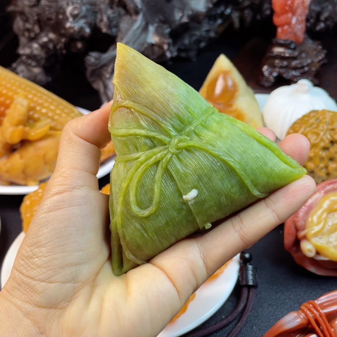 寿山石手艺人雕刻