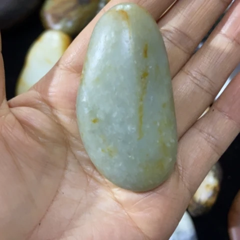 未镶嵌和田玉（糖玉）车挂