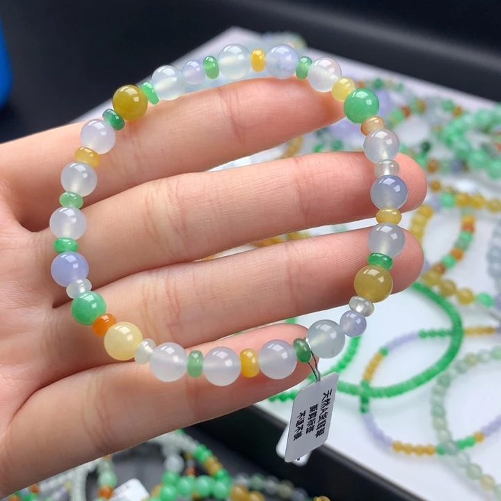 翡翠手镯未镶嵌卡