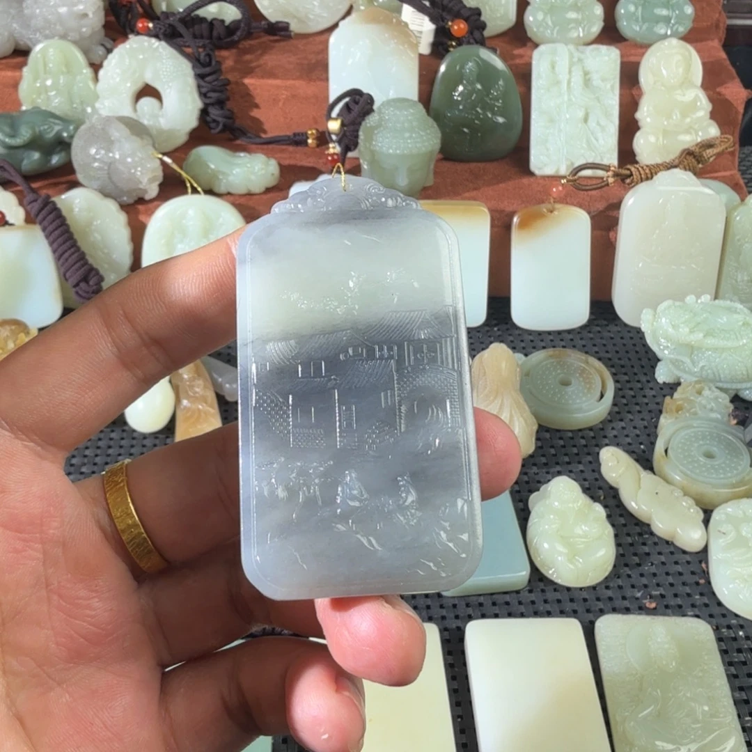 默***和田玉未镶嵌颈饰