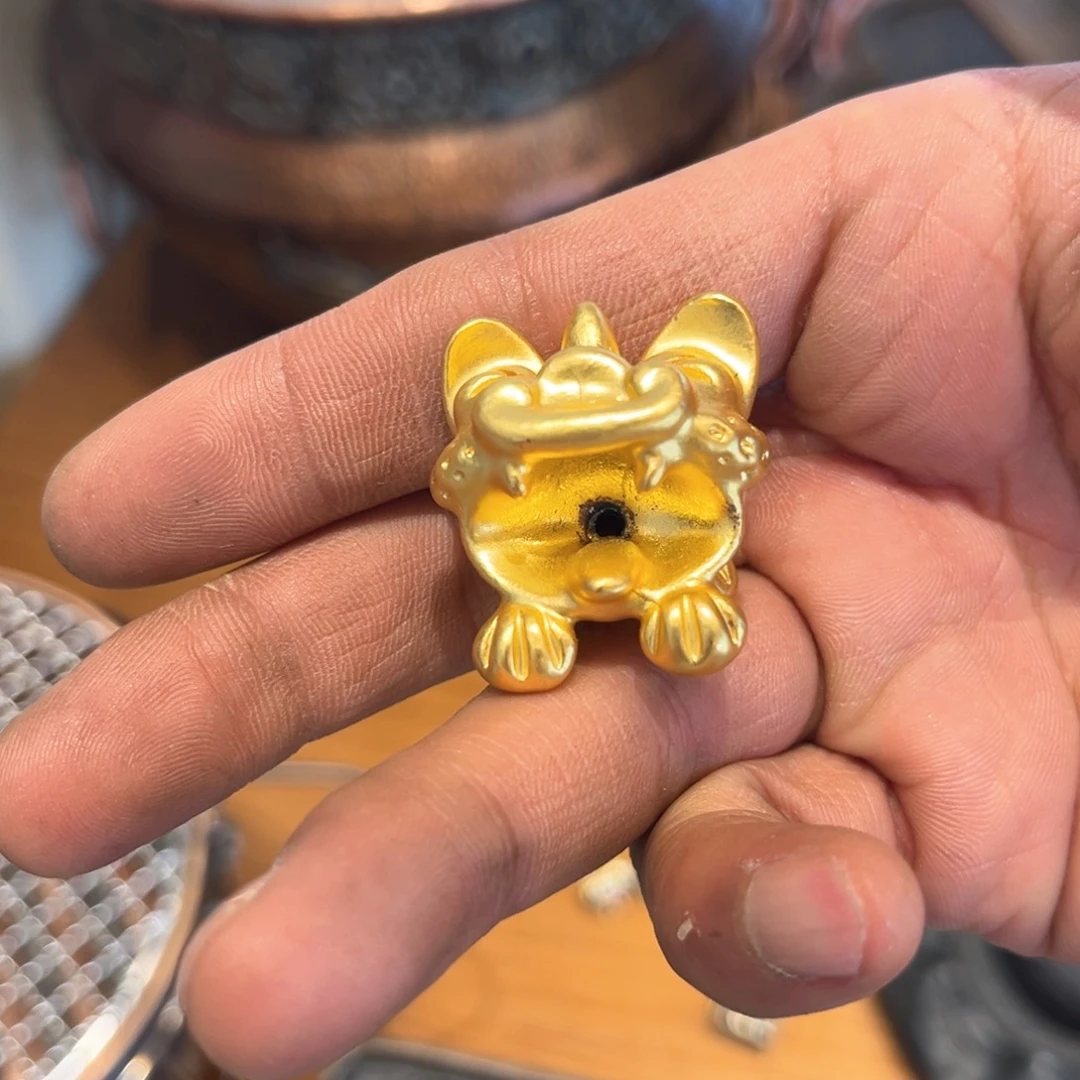 小黄瓦猫手工锻打工艺