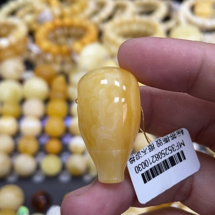 裸石蜜蜡未镶嵌17.5mm瑕疵焦皮 浓蜡
