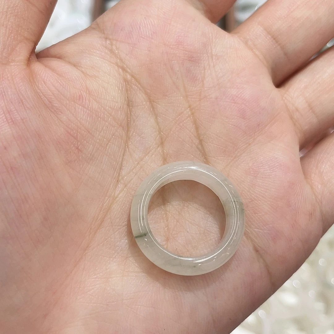 小****石英质玉未镶嵌戒指