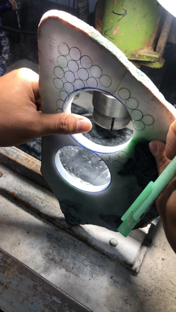 火火翡翠珠宝定制