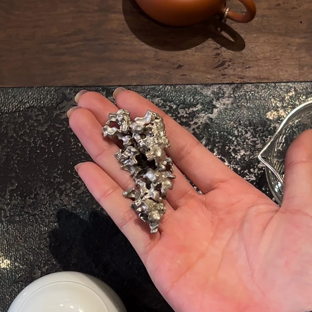 摆件陶瓷。      陶瓷。