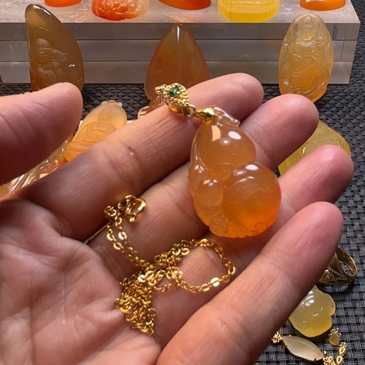 方***怀石英质玉未镶嵌旦面