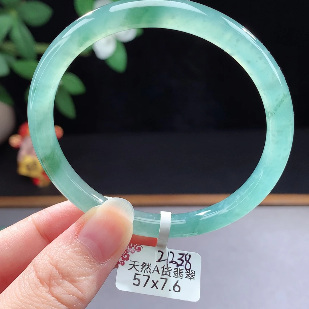 未镶嵌手镯（圆镯）翡翠