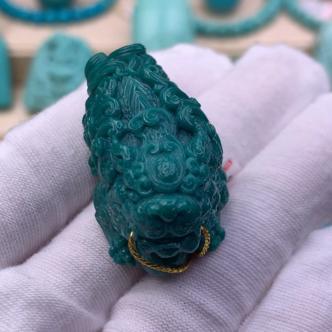 绿松石未镶嵌珠宝奇石