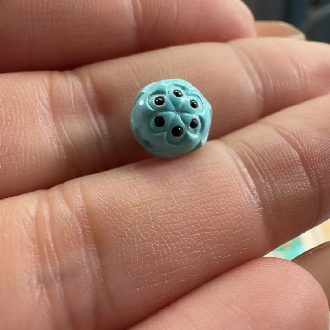 绿松石未镶嵌颈饰