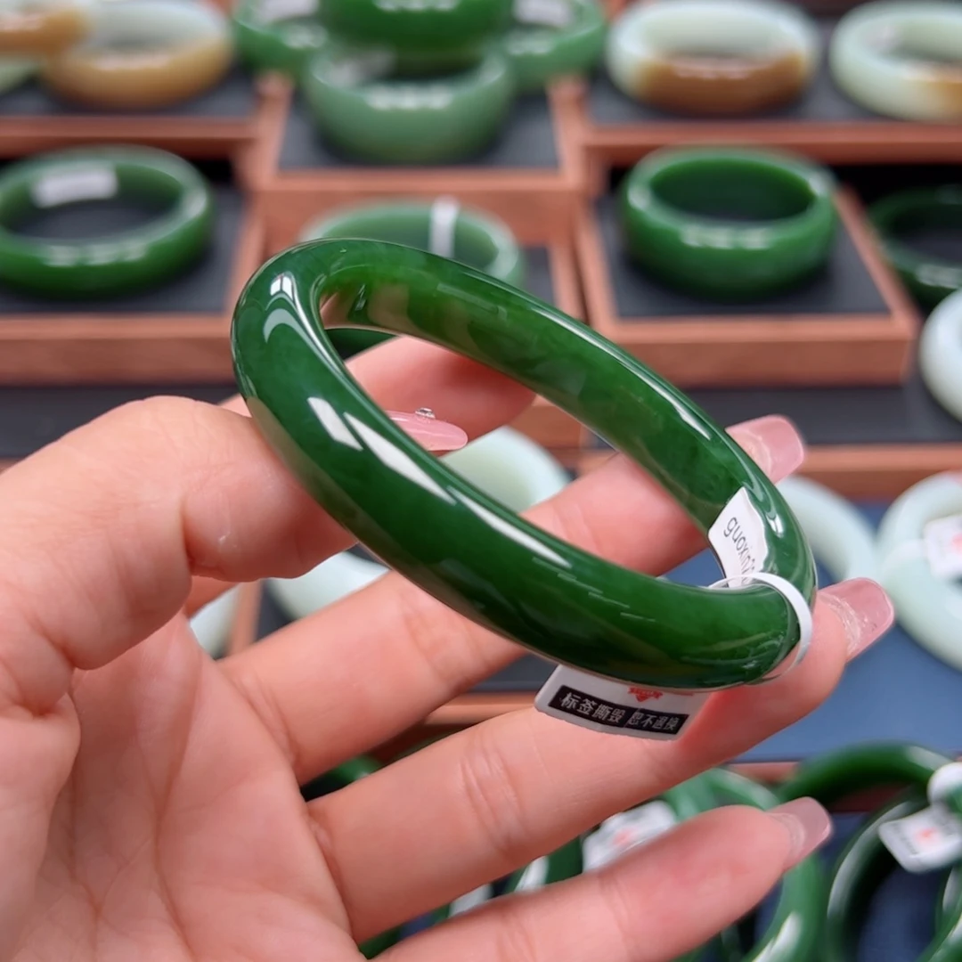 未镶嵌手镯和田玉（碧玉）