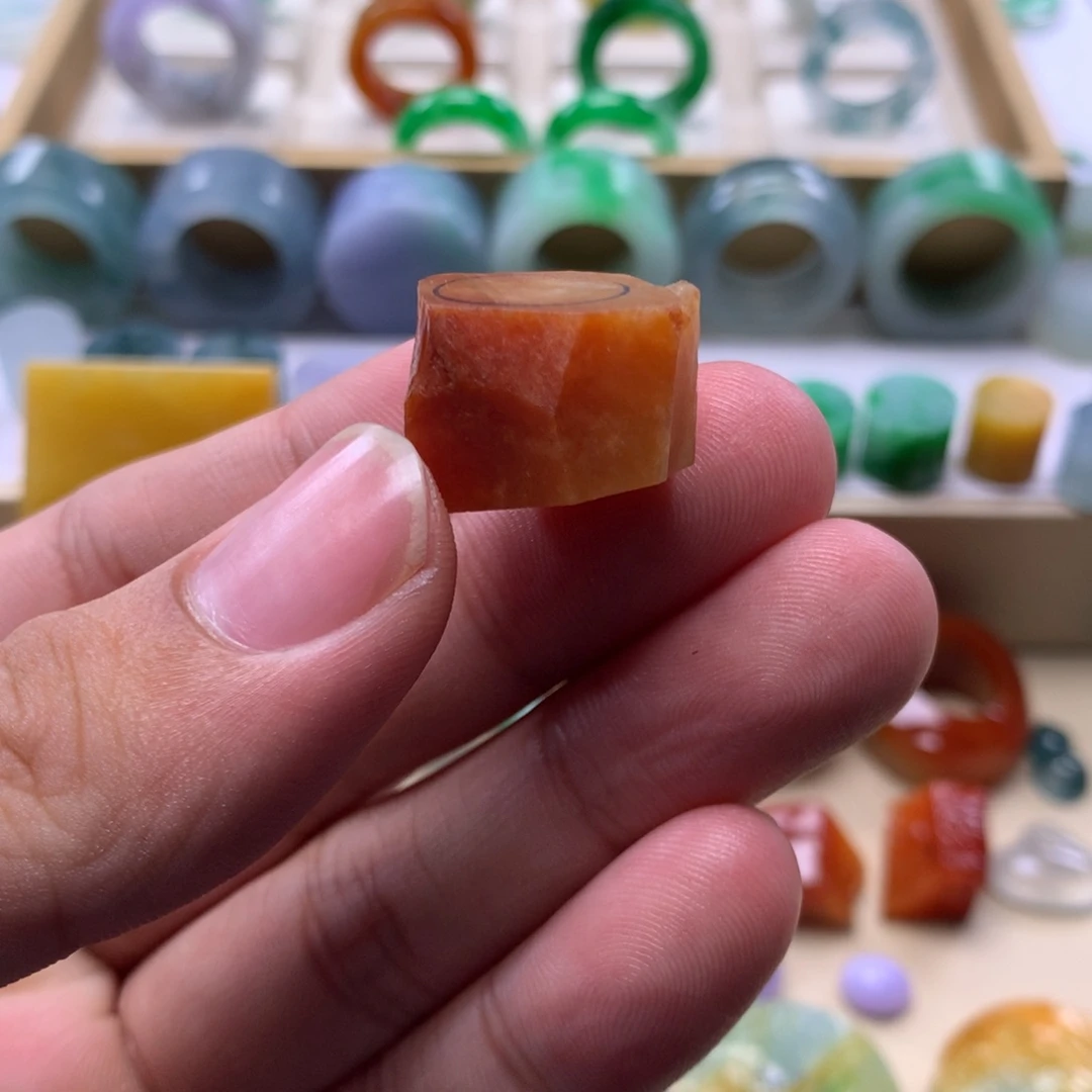 定制翡翠未镶嵌大漏红翡桶珠