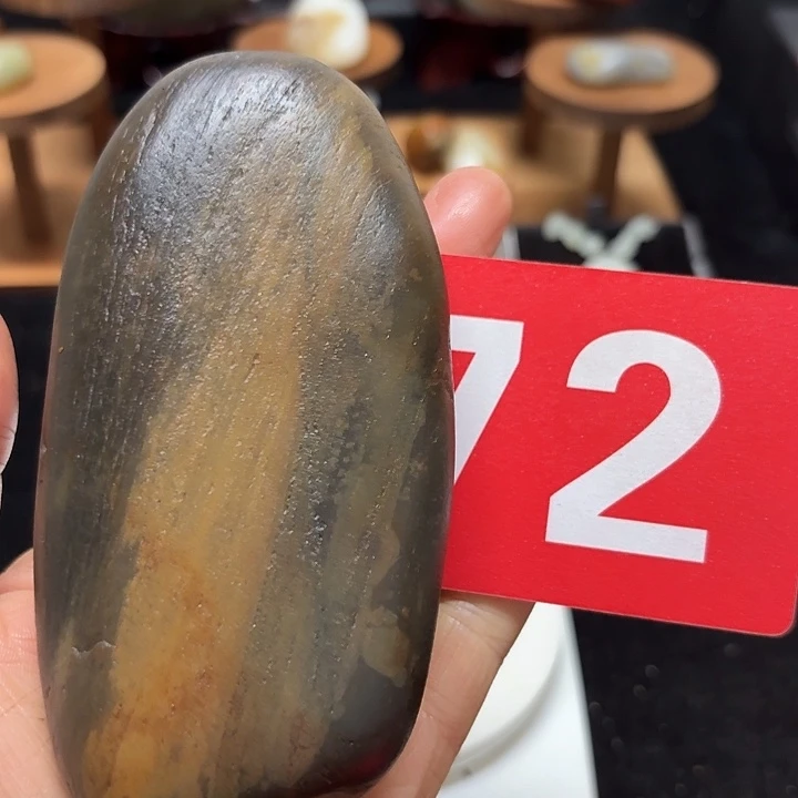 和田玉未镶嵌把件