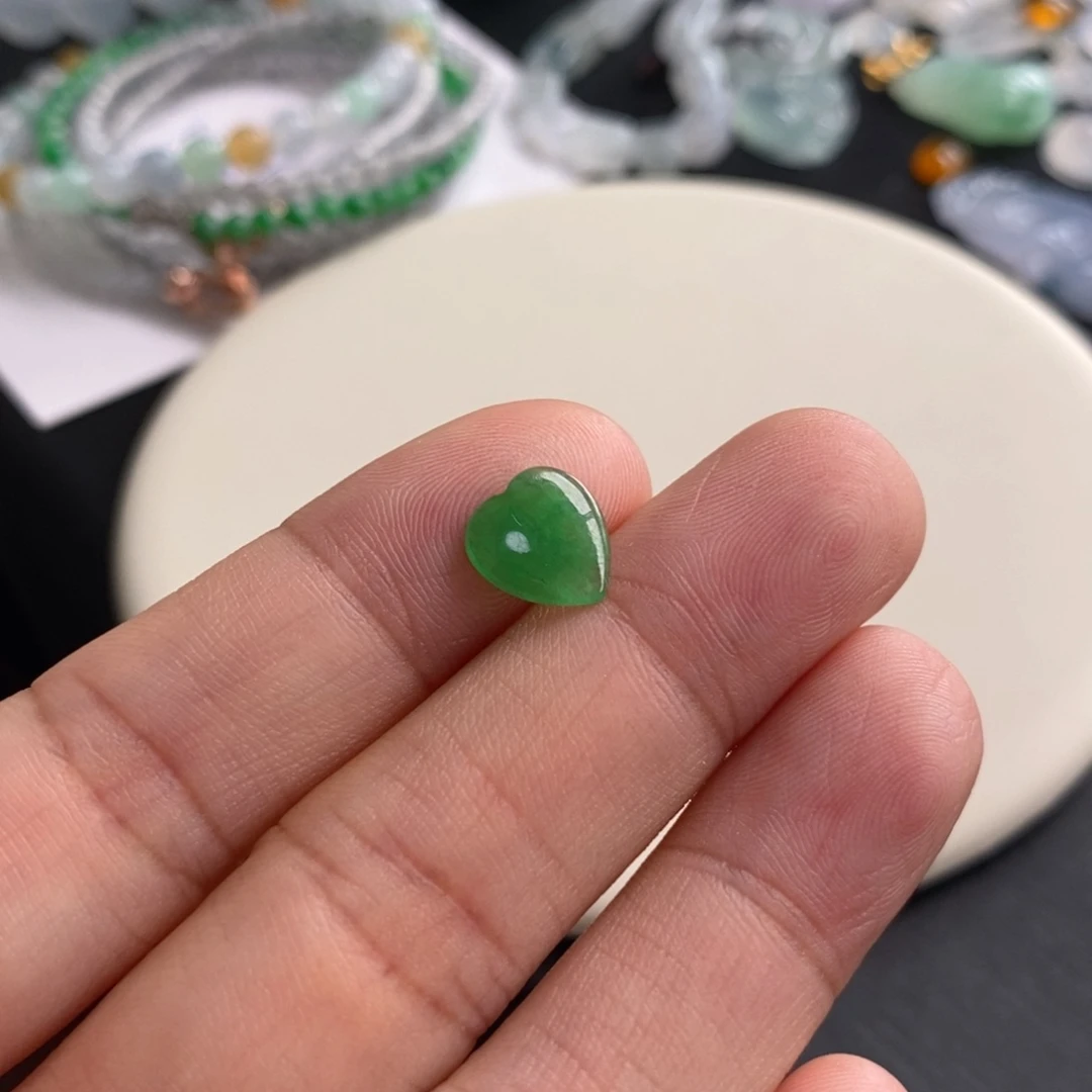翡翠未镶嵌手链蛋面