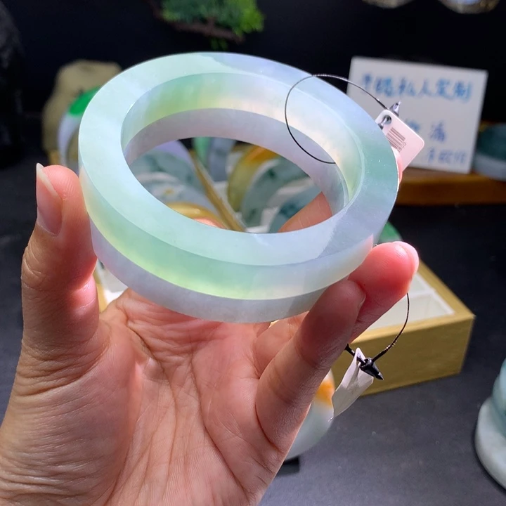 定制翡翠未镶嵌翡翠手镯