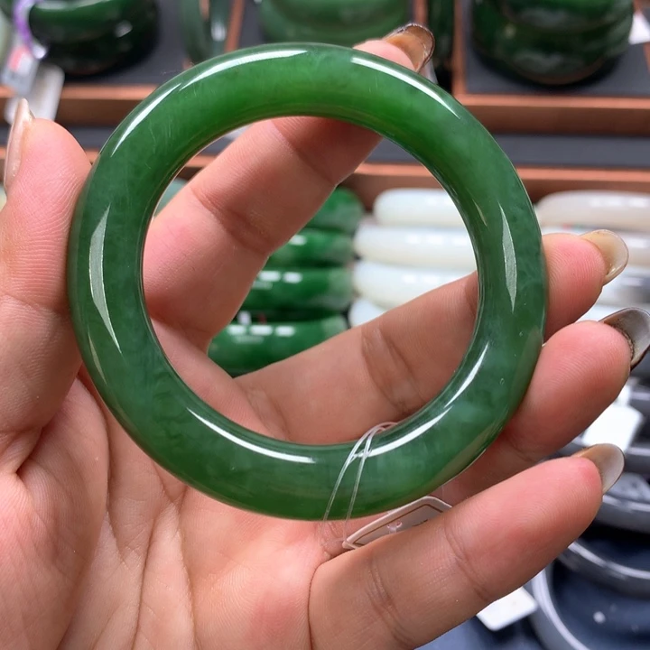 【闪购商品】未镶嵌手镯和田玉（碧玉）