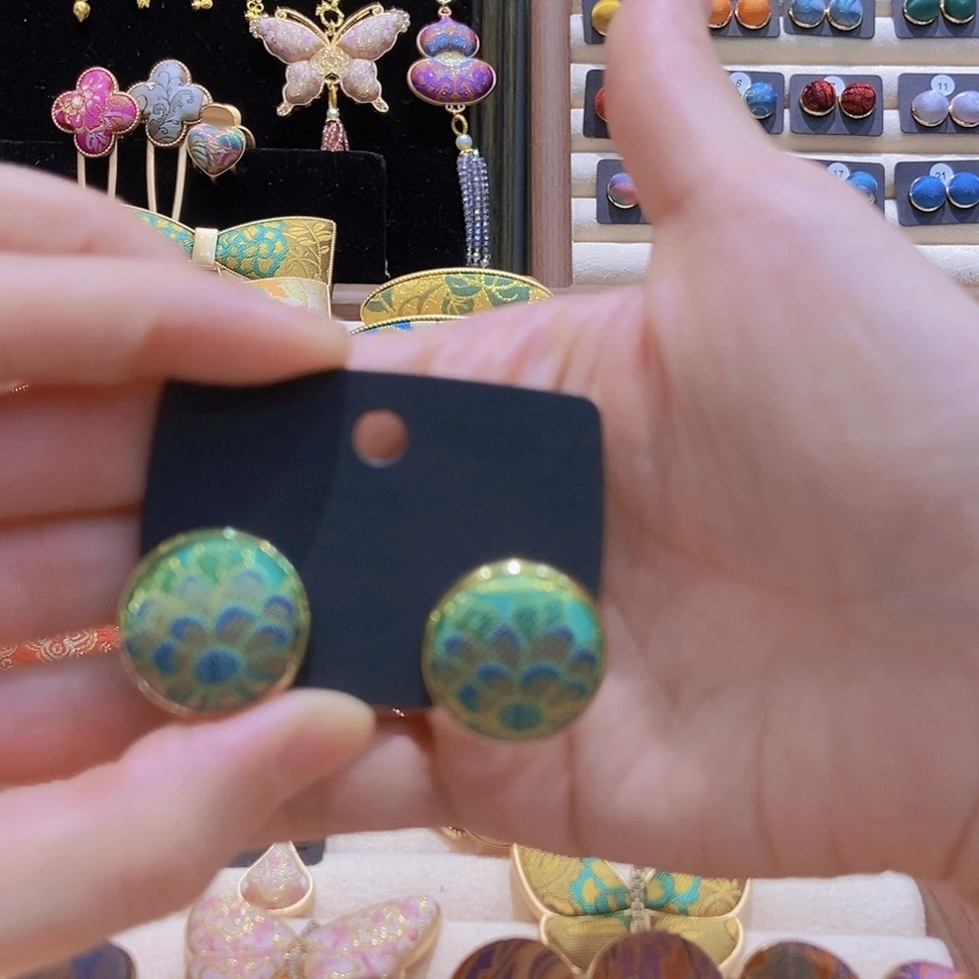 孤品大耳钉AAAAA111111