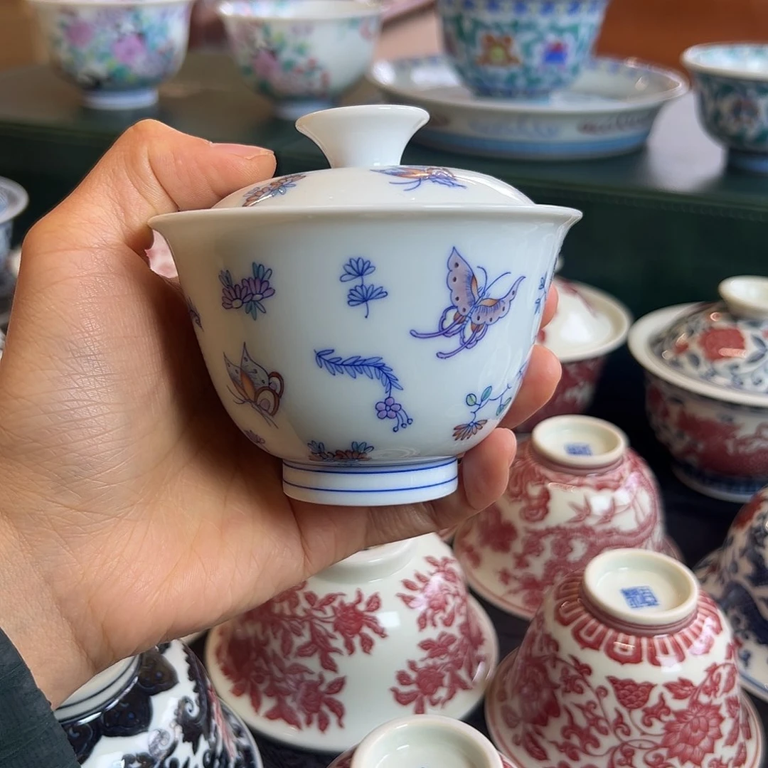 H斗彩蝶恋花手绘盖碗