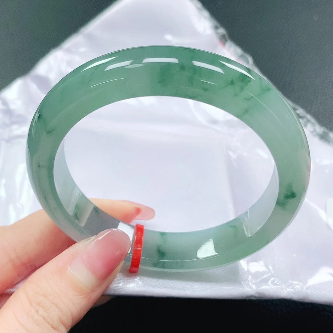 翡翠手镯未镶嵌58圈