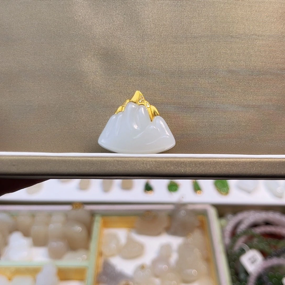 和田玉18K金镶嵌颈饰