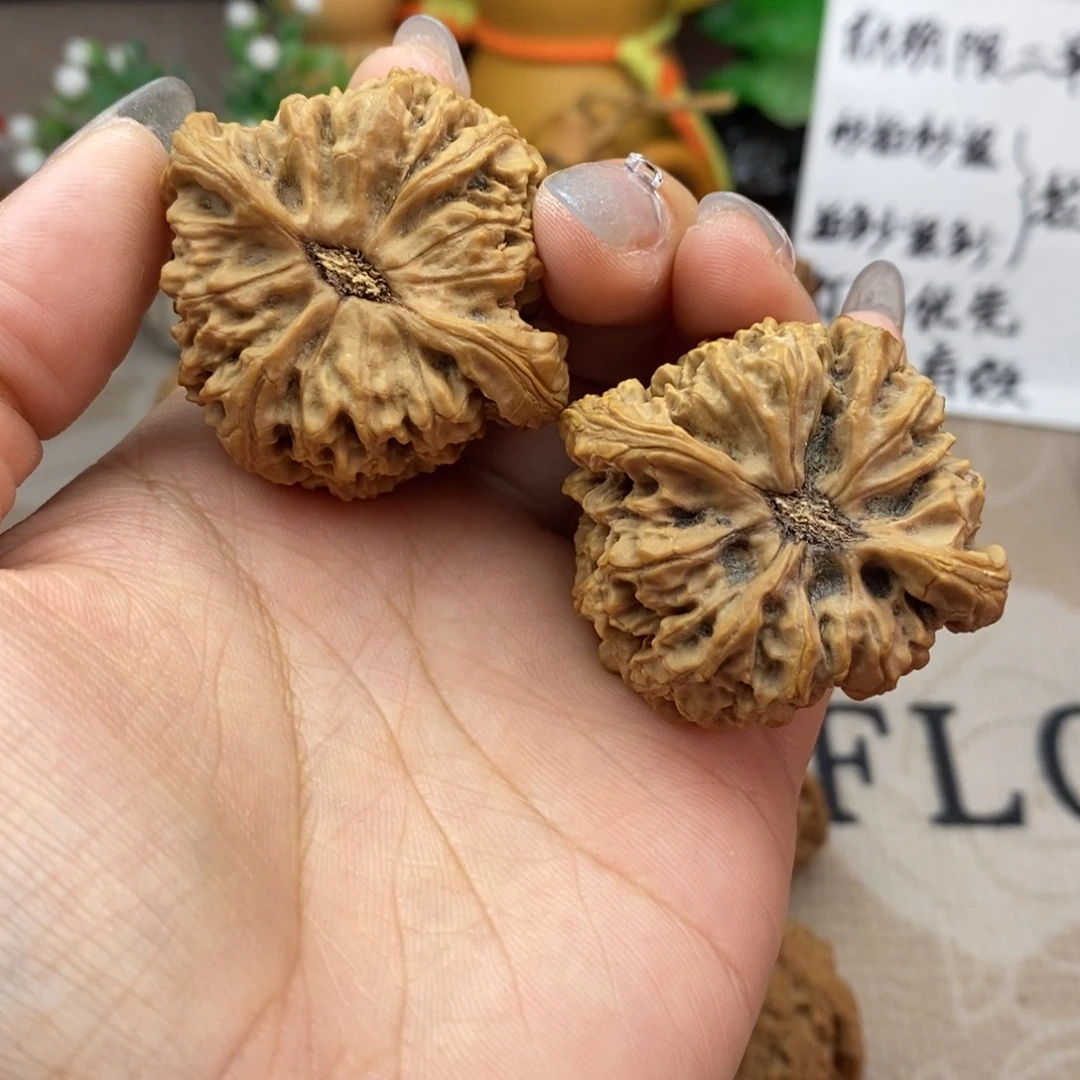 *****文玩核桃吊坠南疆