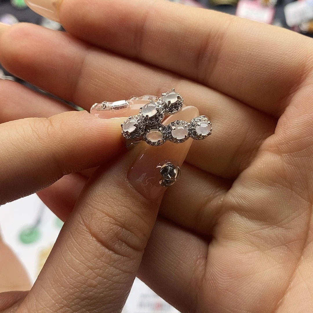 翡翠未镶嵌戒指翡翠