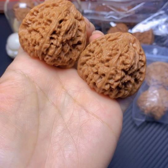 核桃把件三角疆43红皮