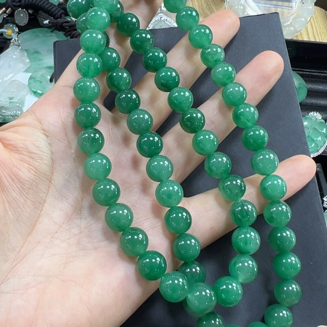 石英质玉未镶嵌颈饰