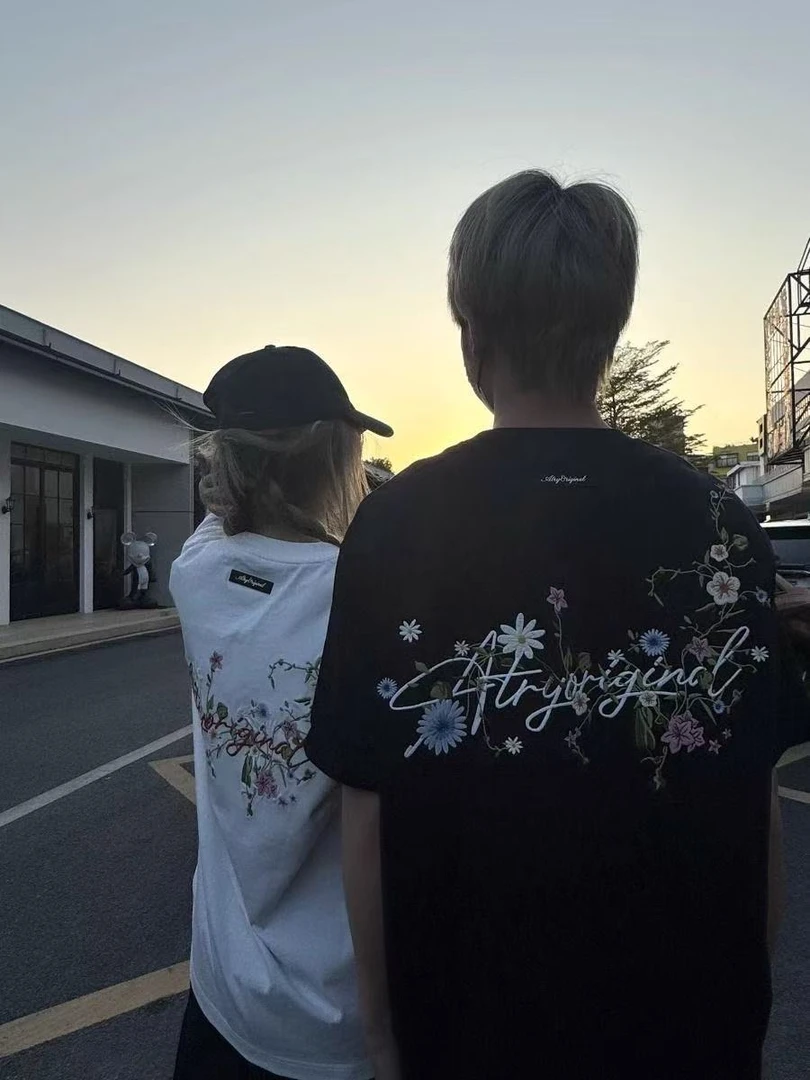 复古花卉刺绣短袖小众潮流新款ins情侣装T恤宽松美式复古洋气上衣