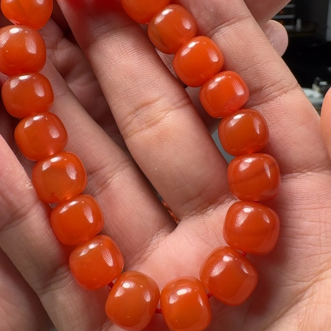 南红玛瑙樱桃红老型手串12mm,纹重未镶嵌M****C