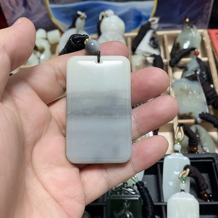 稳***，和田玉未镶嵌颈饰