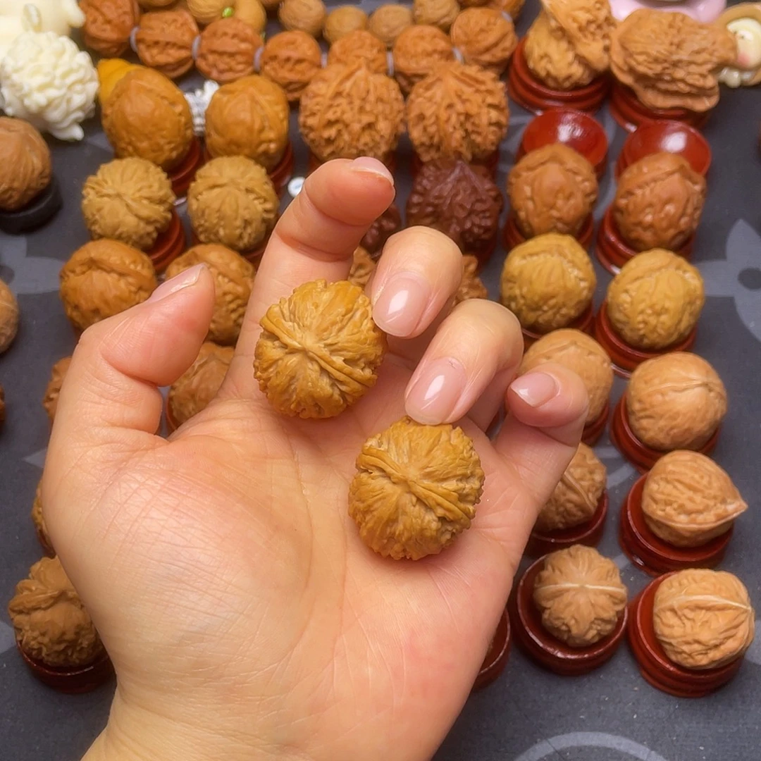 小***高文玩核桃把件霸王龙