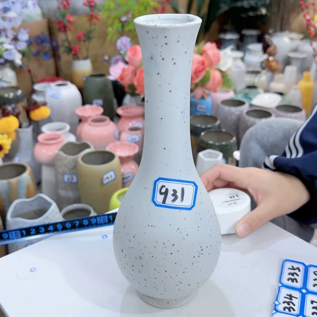 931号陶瓷高25厘米瑕疵一个