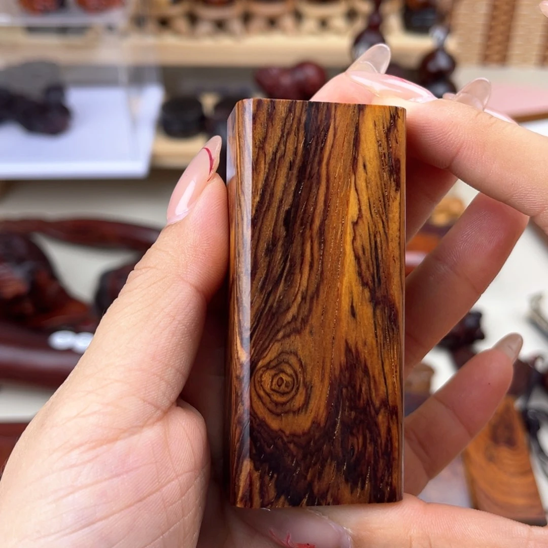 微凹黄檀（南美大红酸枝）泰**若